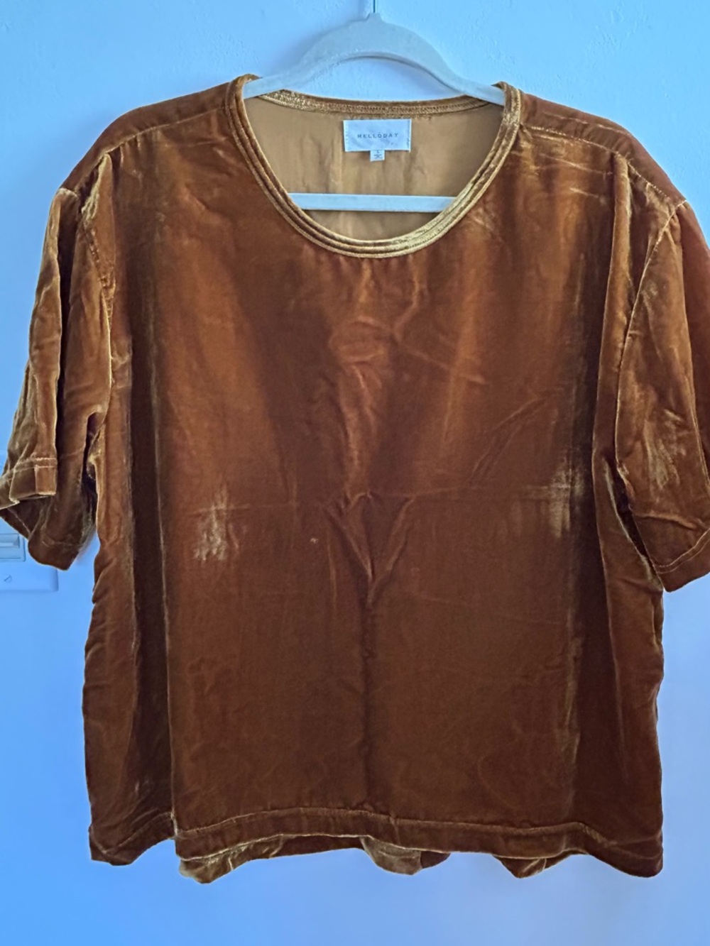 MELLODAY Golden Brown Oversized Velvet Tee. Size L